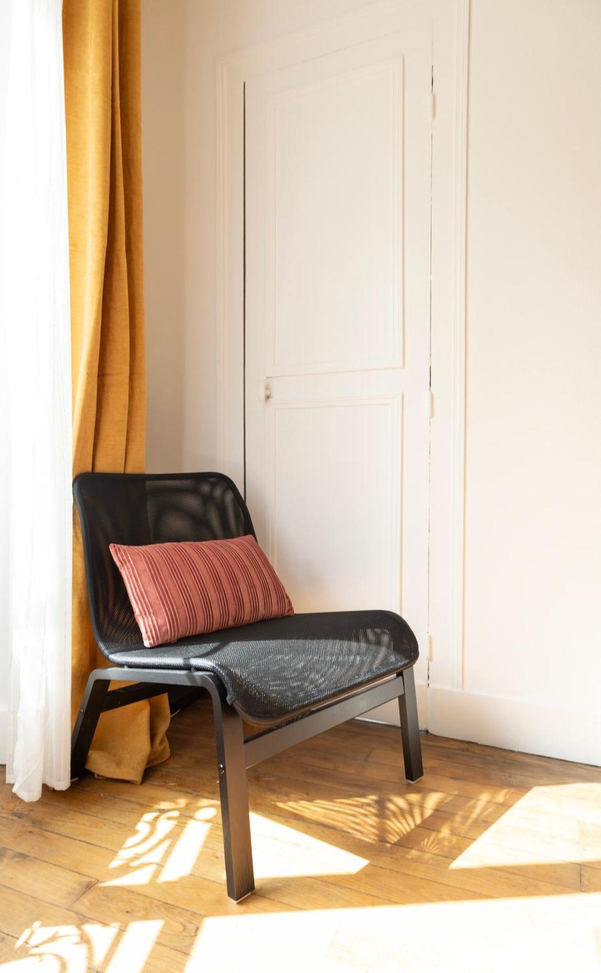 Maisonnette De Ville Au Calme Cosne-Cours-Sur-Loire Bagian luar foto